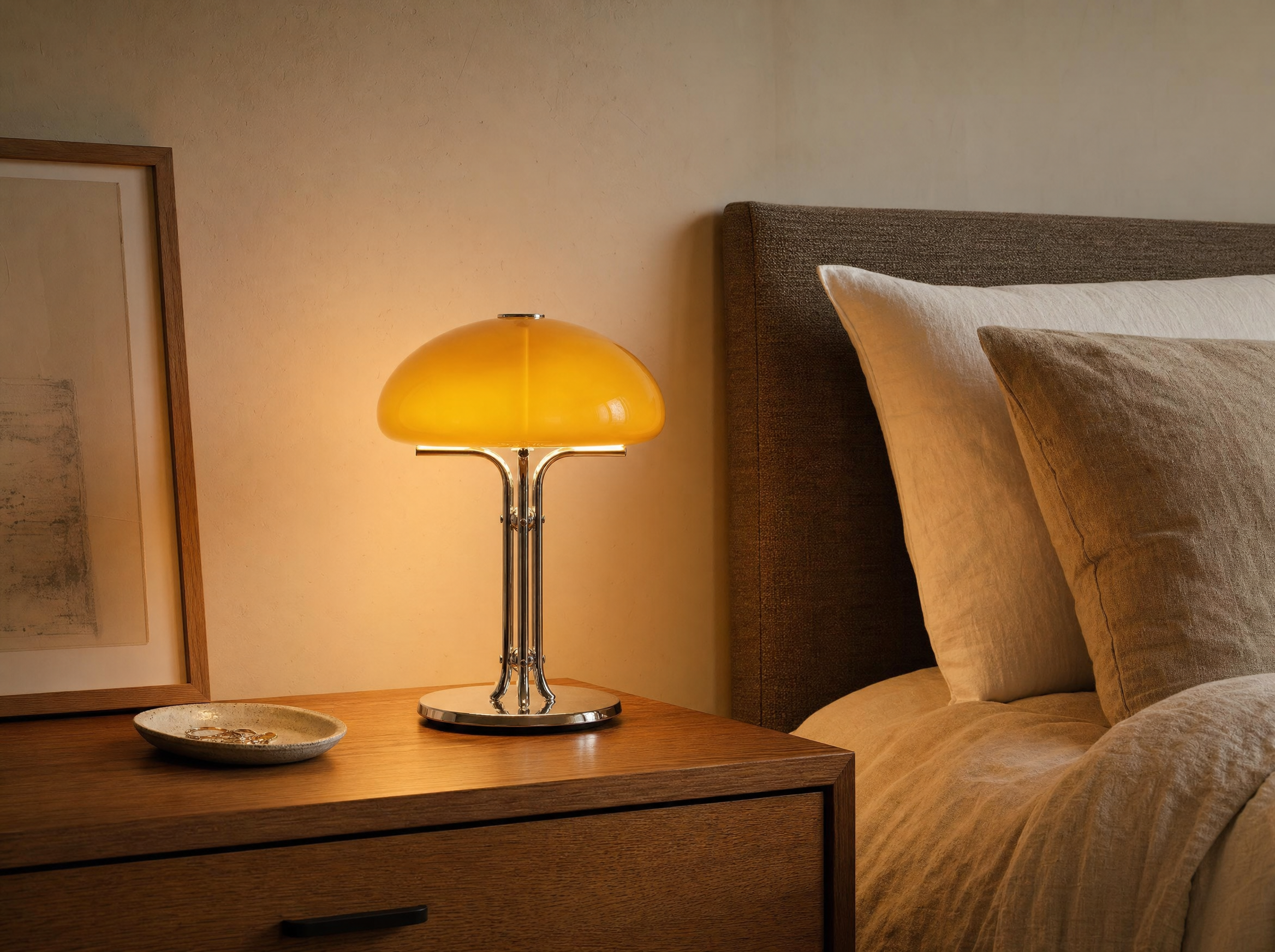Amber Dome Tripod Lamp